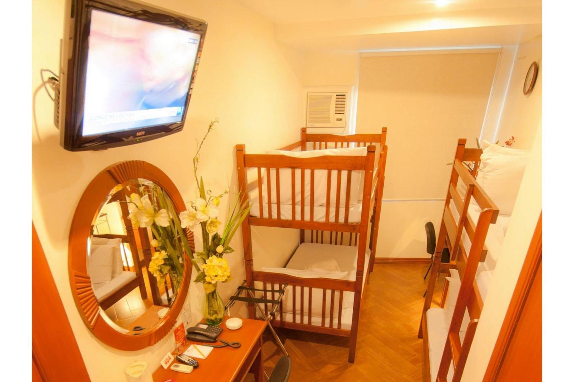 Townhouse Oak Avitel Hotel Near Osmena Highway, Pnr Pasay Station, Metro Manila Makati City Exterior foto