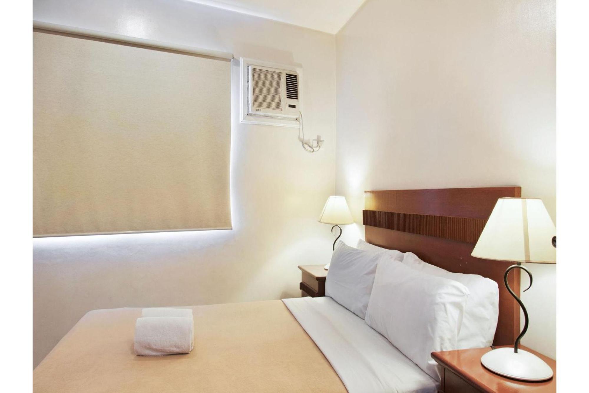 Townhouse Oak Avitel Hotel Near Osmena Highway, Pnr Pasay Station, Metro Manila Makati City Exterior foto